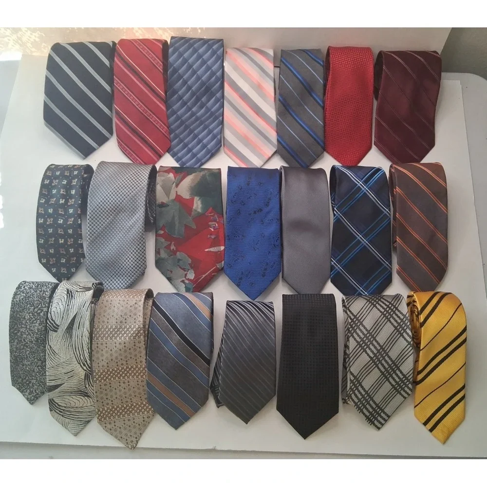 Lot of 23 VTG 60s - Modern Men's Neckties Polyester Blend Name Brands Clean Nice